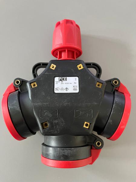 PCE 3-Wegekupplung Vollgummi mit Klappdeckel 253622-S , 250V, 16A, 2P+E, TPE, IP44